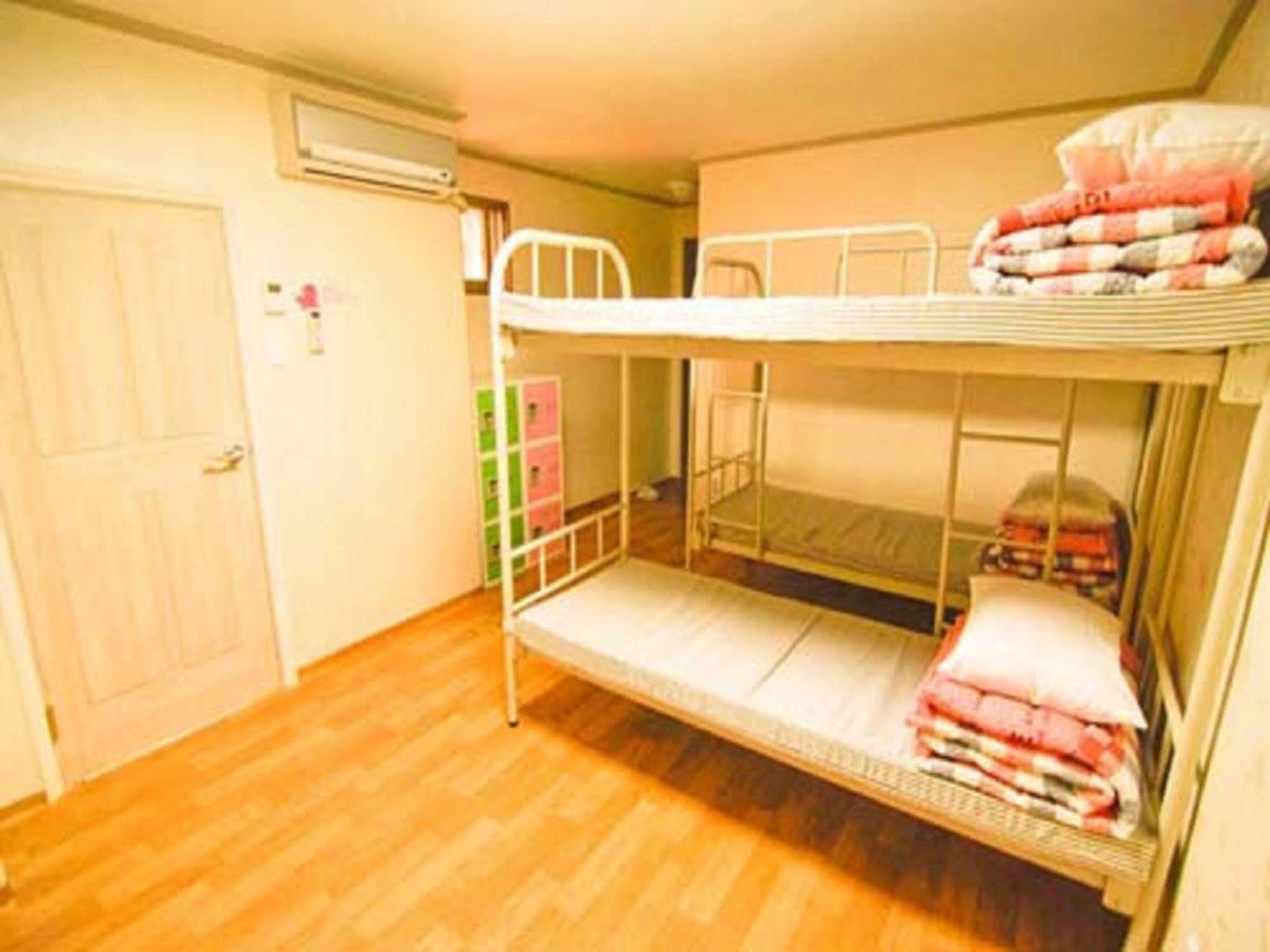 Kimchee Hongdae Guesthouse Seoul Exterior photo